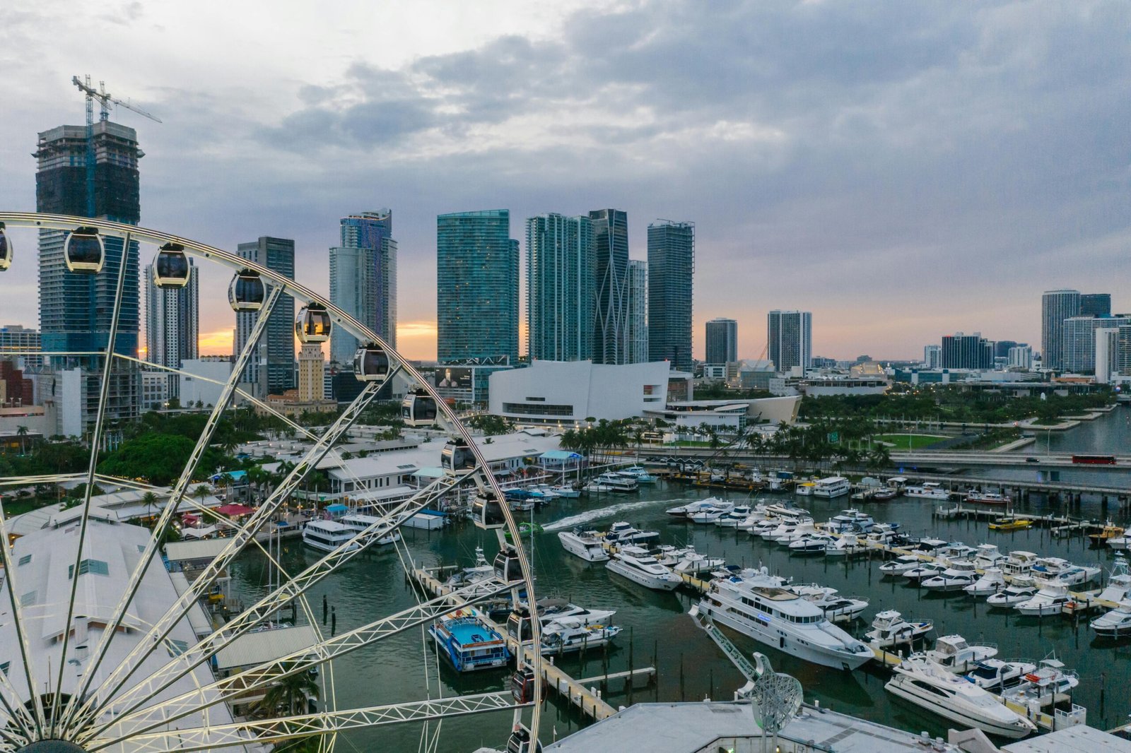 Visit South Florida and find luxury properties